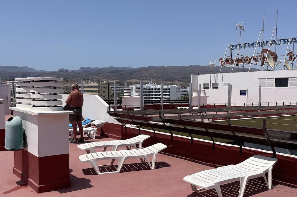 Recently renovated corner apartment with great sea views! - Maspalomas - Balcony