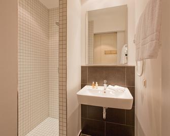 B&B Hotel München-Moosach - Munich - Bathroom