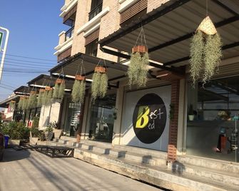 Best Bed Suvarnabhumi Hostel - Bang Phli - Vista esterna