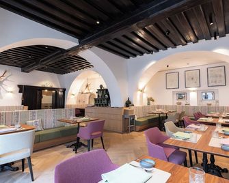 Boutiquehotel Zum Goldenen Hirschen - Gmunden - Restaurace