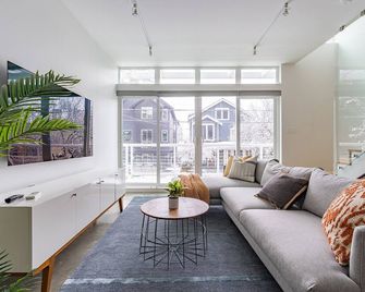 Modern Cap Hill Townhouse W Rooftop Deck - Seattle - Sala de estar