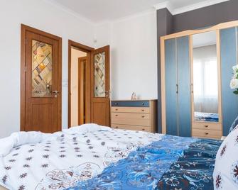 Free Parking Top Center Patriarh Evtimiy 2bdr Acc Apartment By Sofialuxrentals - Sofia - Bedroom
