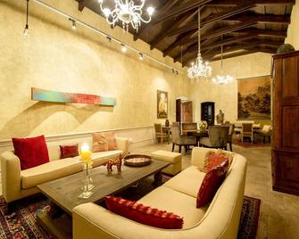San Rafael Hotel - Antigua Guatemala - Lounge