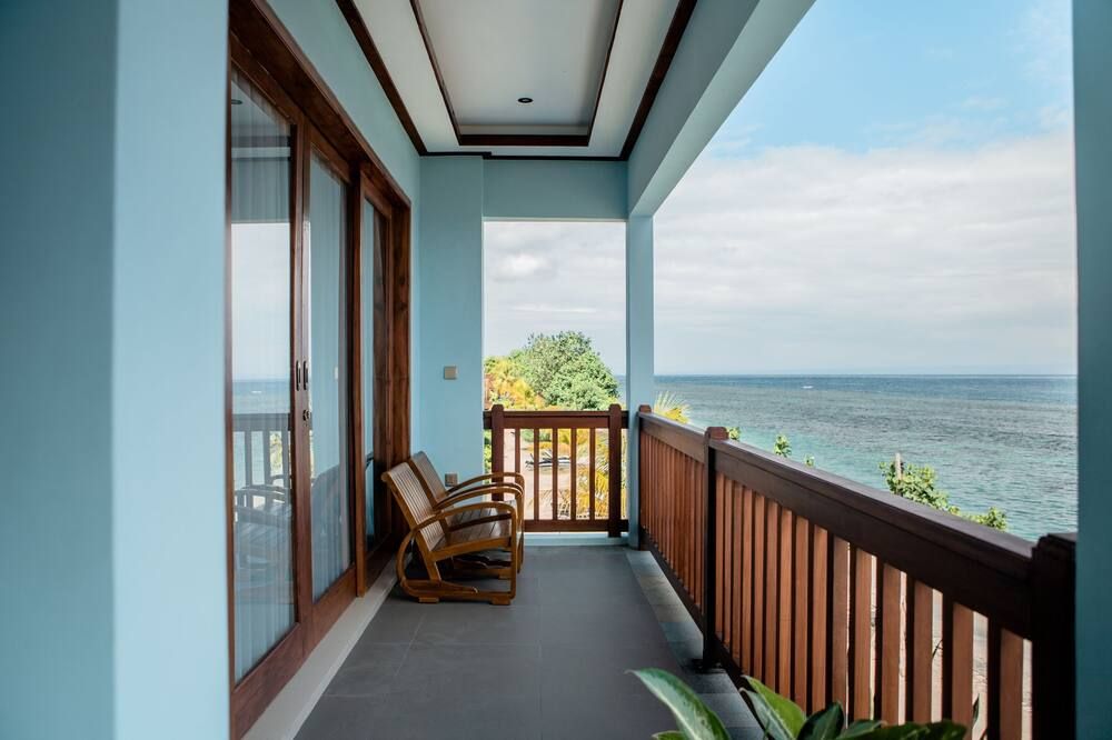 Blue Harbor Beachfront Villas & Resto - נוסה פנידה - מרפסת