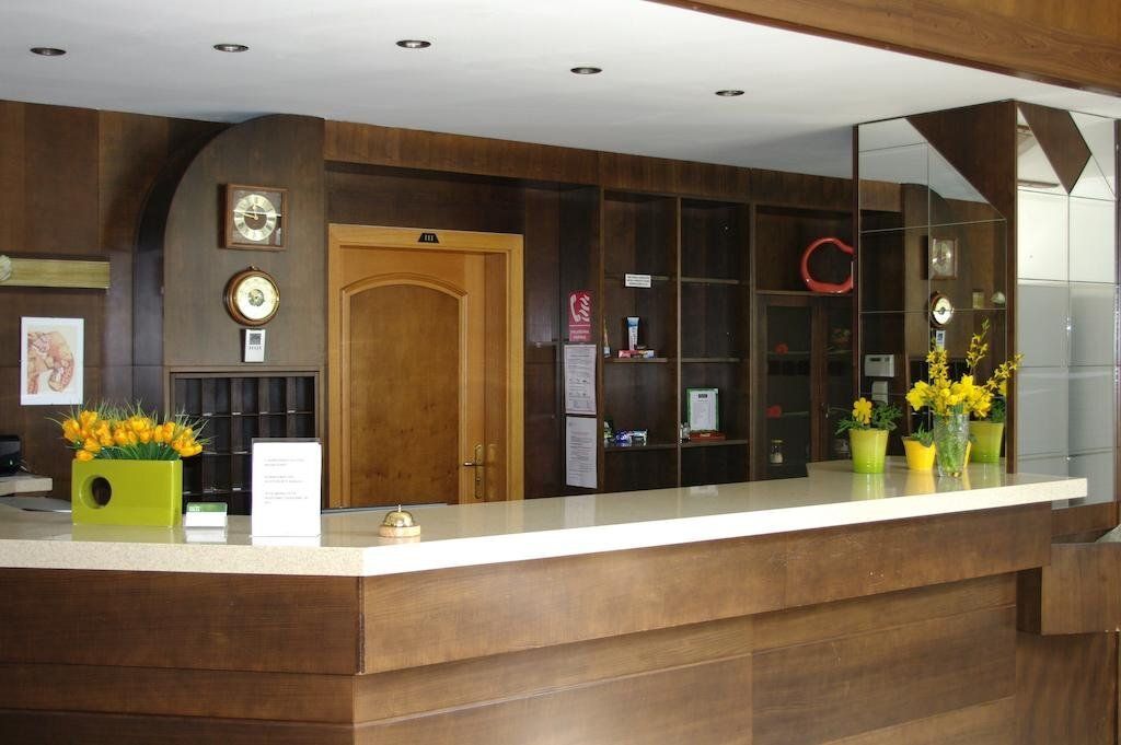 Hotel Sirak - Most - Front desk