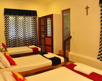 لازار ريزيدنسي هومستاي - كوتشي - غرفة نوم