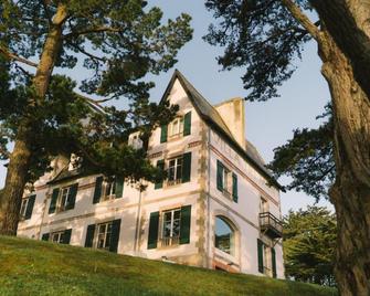 Villa Tri Men - Combrit - Gebäude