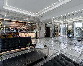 Congress Hotel - Vilna - Lobby