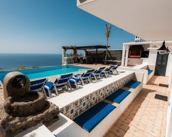 Blue Sea Villa. Private Heated Pool. Magnificent Ocean view. Quiet. Garden. AC - Fajã da Ovelha - Balcony