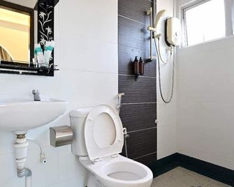 First Star Homestay - Kluang - Badkamer