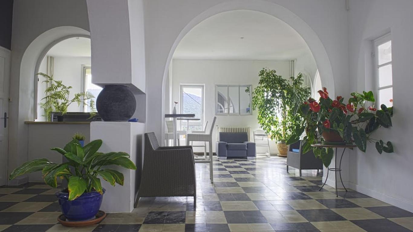 Azur Hotel
