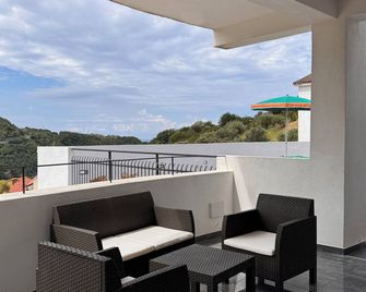 Luigiane Bed & Breakfast - Acquappesa - Balcone