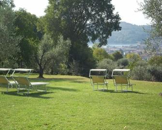 B&B Renzano - Salò - Innenhof