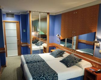 Hotel Torresport - Torrelavega - Спальня