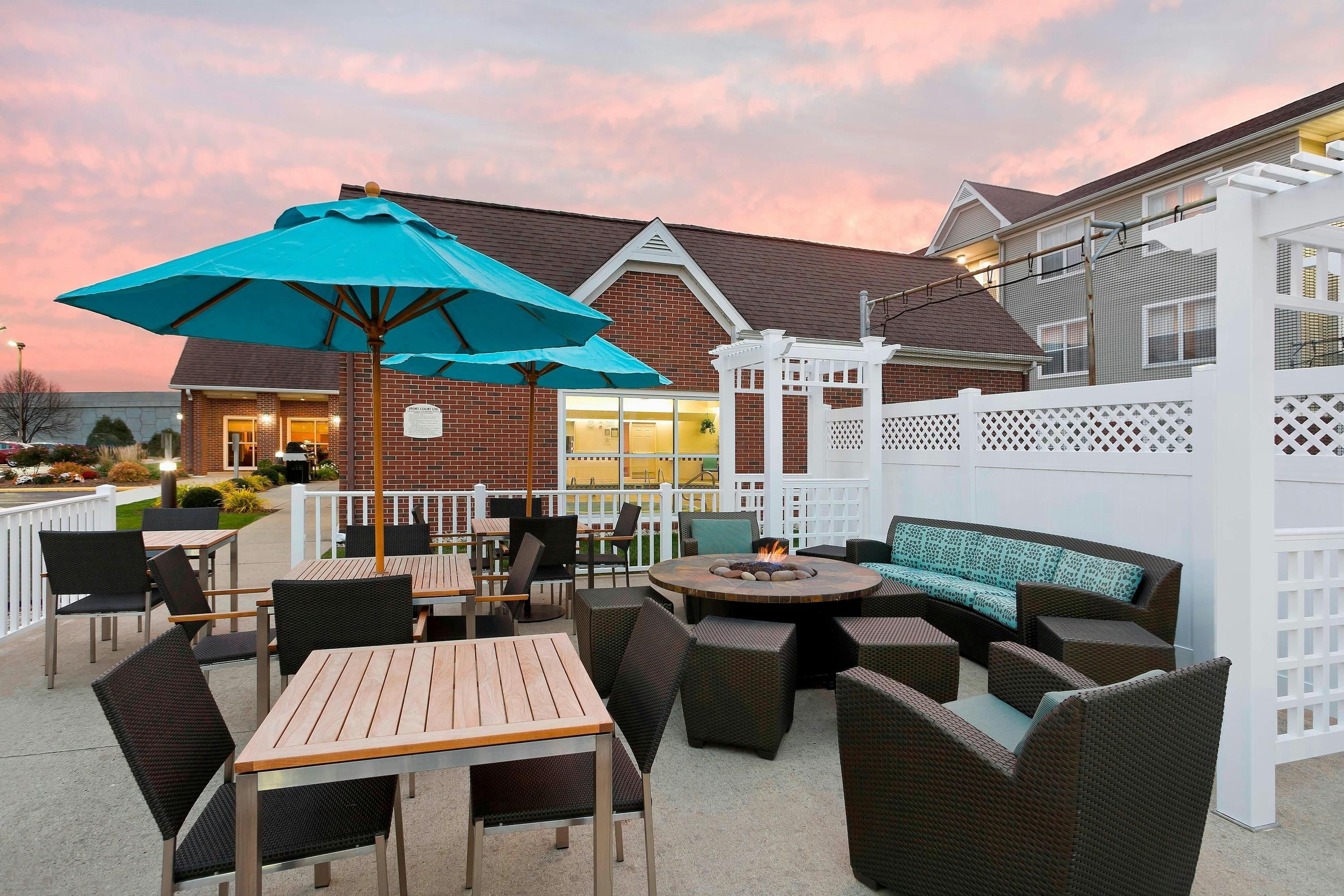 Residence Inn by Marriott Peoria - Peoria - Patio
