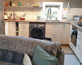 Comfortable town pad with a river view - Peebles - Keuken