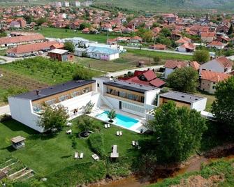 Hotel Gracanica - Gračanica - Piscina