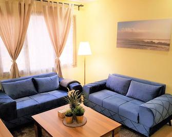 Cozy 2 Bedroom Apartment in Mahboula - Mahboula - Living room