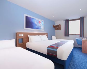 Travelodge Bodmin Roche - St. Austell - חדר שינה