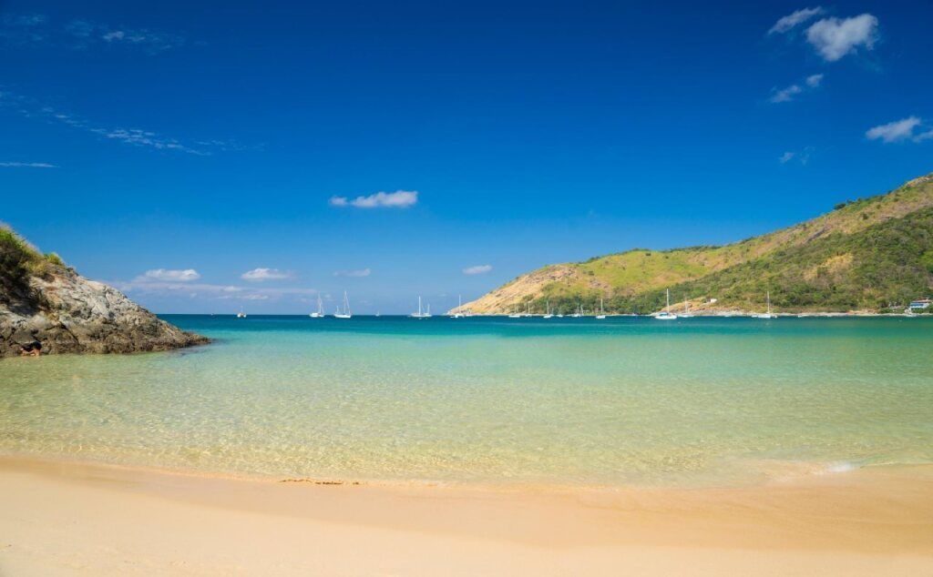 The CHU cafe / guesthouse - Rawai - חוף