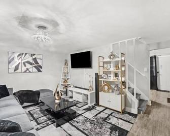 Hamaline Luxury Guest House - Chicago - Sala