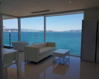 Geojedo Discovery Pool Villa - Geoje - Living room