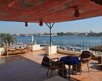 فندق المسلة - الأقصر - شرفة