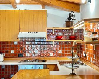 The Queen of Garda - Riva del Garda - Kitchen