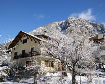 Chalet chaleureux a Briancon avec sauna - Briançon - Bâtiment