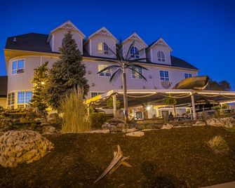 Seacliffe Inn - Leamington - Building