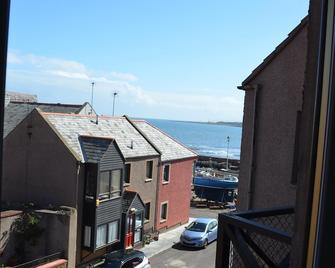 The old harbor master's apartment - Dunbar - Outdoor view