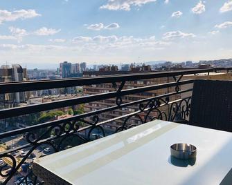 Downtown Apartments - Pristina - Balkon