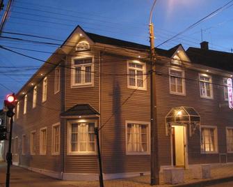 Hotel Mercurio - Punta Arenas - Building