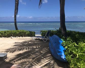 Beautiful 3 Bedroom Villa Located Directly On The Beach, Excellent Snorkeling - North Side - Plage