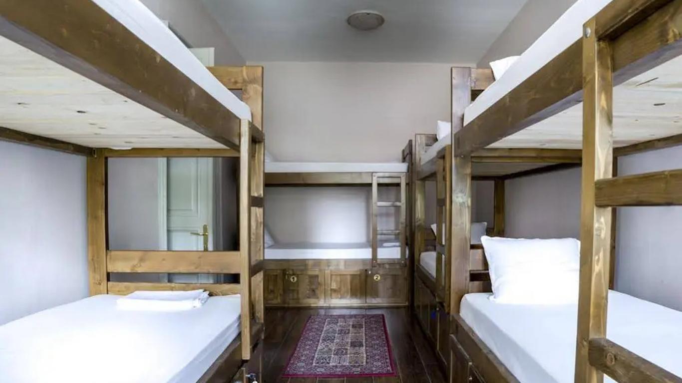 Antique Hostel