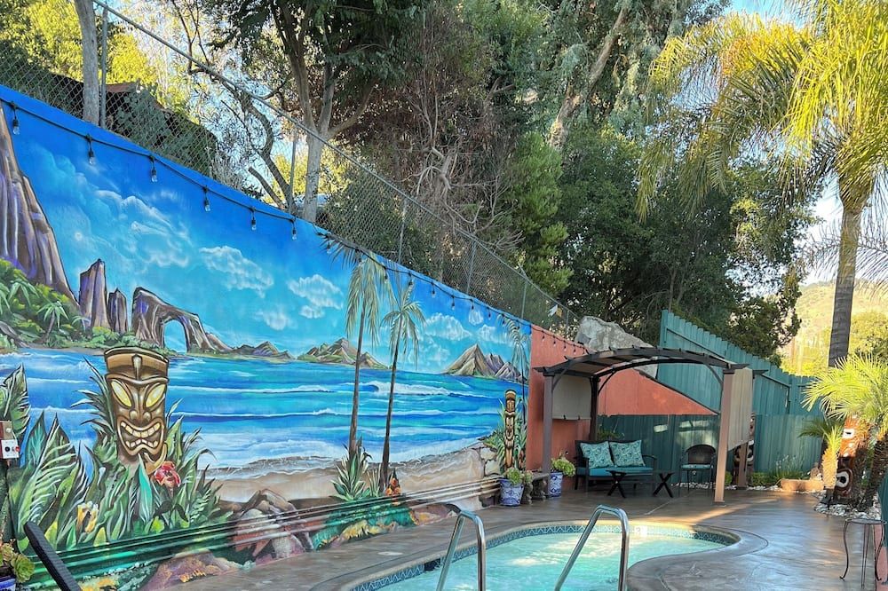 Oakridge Inn - Oak View - Piscina