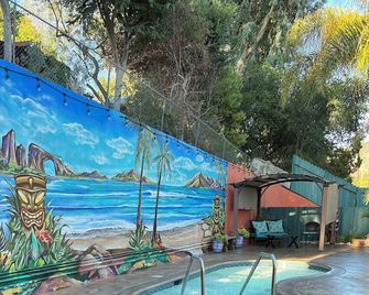 Oakridge Inn - Oak View - Zwembad