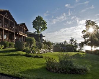 The Lodges at Cresthaven - Lake George