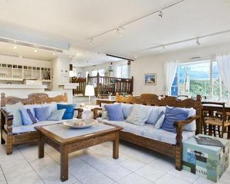 Daphne's Club Hotel Apartments - Xylókastro - Living room