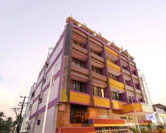 OYO 10709 Hotel Sbt - Visakhapatnam - Building