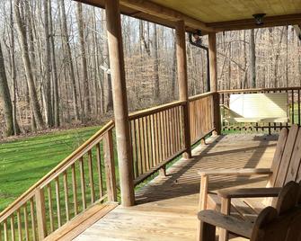 Beaus Retreat At Redwood Farm Bring Your Horses! - Statesville - Balcony