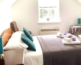Cosy Kirriemuir Flat - Pet Friendly Retreat - Kirriemuir - Bedroom