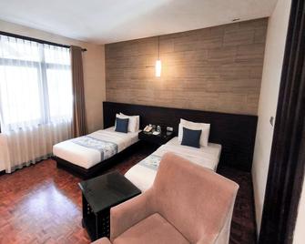 Puteri Gunung Hotel - Lembang - Bedroom