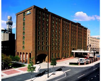 Days Inn by Wyndham Baltimore Inner Harbor - Baltimore - Building