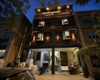 Mauryan Signature Hotel Nhpc Metro - Faridabad - Будівля