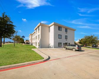 Motel 6 Decatur - Tx - Decatur - Building