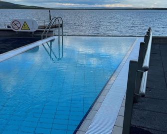 Bjork Guesthouse - Laugarvatn - Piscina
