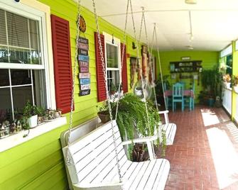 Madie's Place Guest House - Santa Rosa - Patio