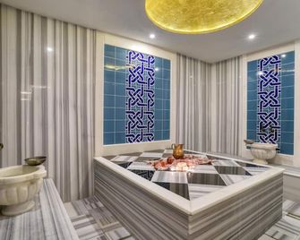 Grand Park Lara Hotel - Antalya