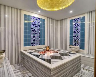 Grand Park Lara Hotel - Antalya